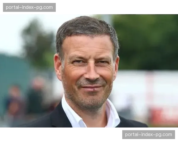 前英超名哨克拉滕伯格将加入诺丁汉森林教练组任顾问