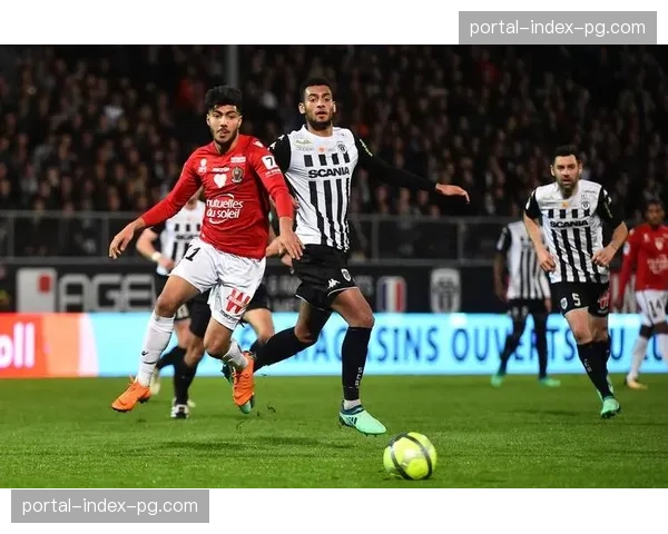 战术观察：为何三月以来法甲中游球队更青睐4-4-2菱形中场？